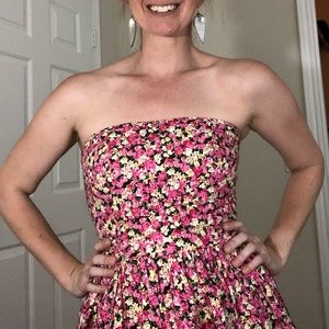 Floral strapless dress.